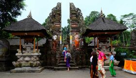 Capture the authentic charm of Bali’s lush scene